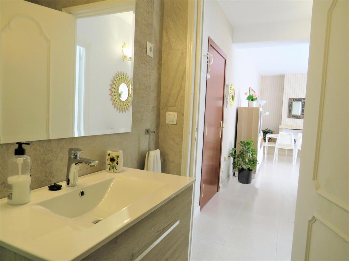 Elizabeth Beach Apartment With Seaviews! Torremolinos Exterior foto